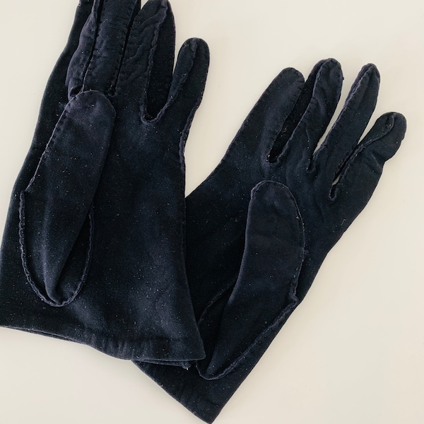 Pair Of Black Suede Kislav Gloves Made in France Size 7 1/2 1960's
