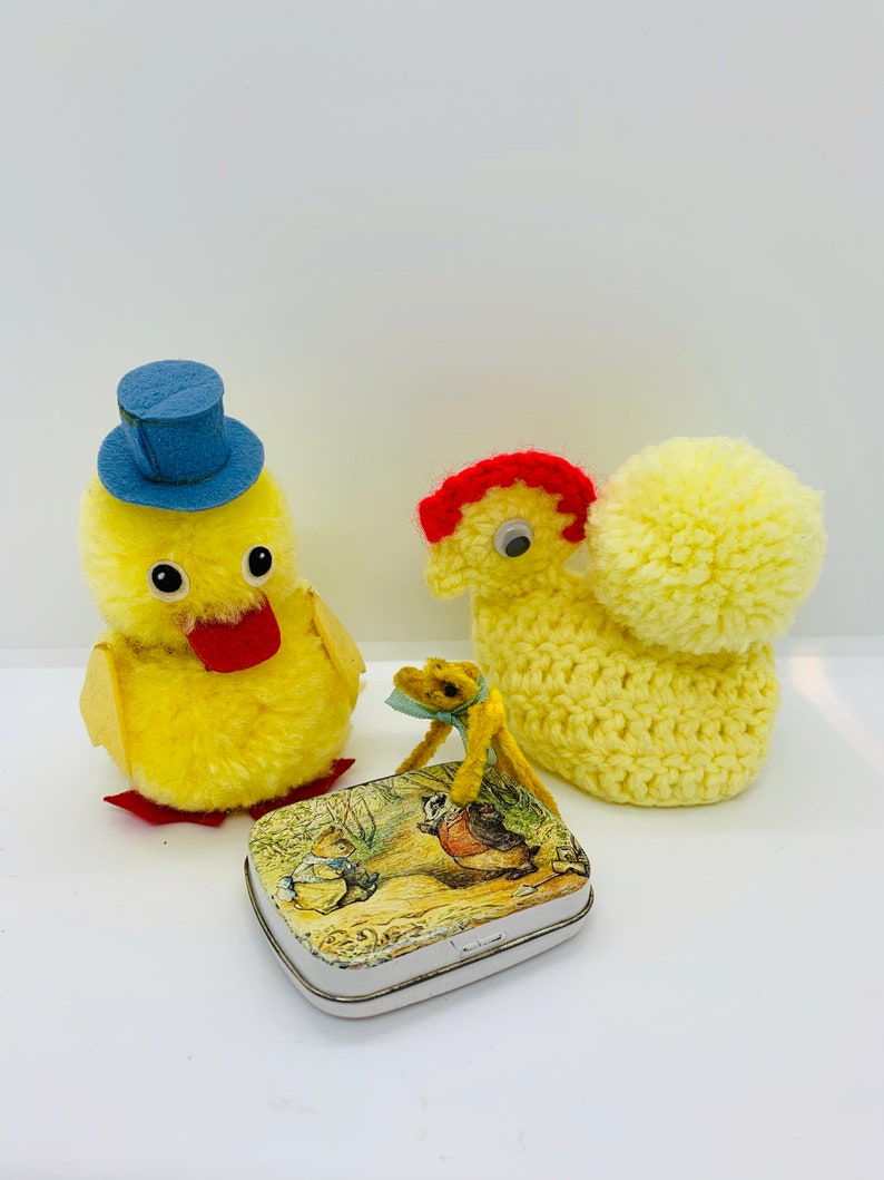 Russ Berrie Plush Yellow Duck With Top Hat Vintage Decoration