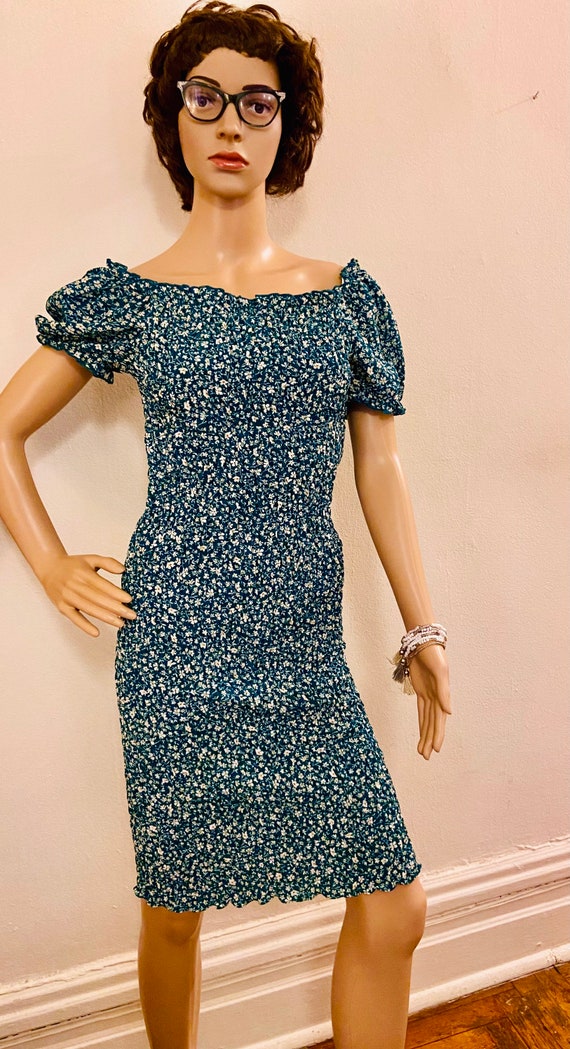 green floral print peasant style smocked sheath dr