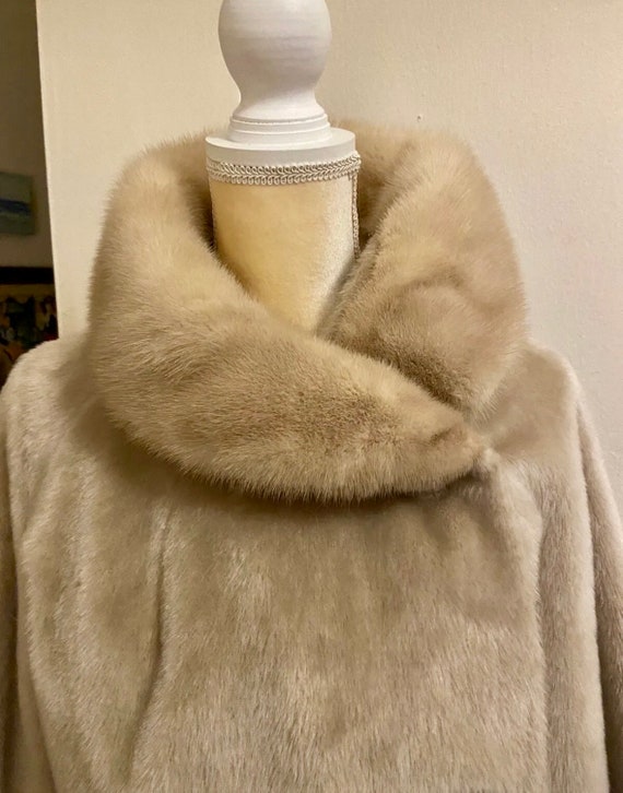 60’s beige wool swing coat with mink collar S/M - image 3