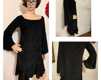 Black Cut Velvet Like 20’s Style Dress Long Trumpet Sleeves Medium