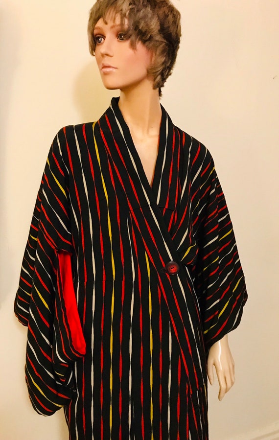 mid century silk kimono with kabuki skeeves - image 8