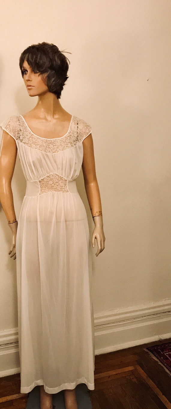 50’s post war white nylon night gown with lace - image 5