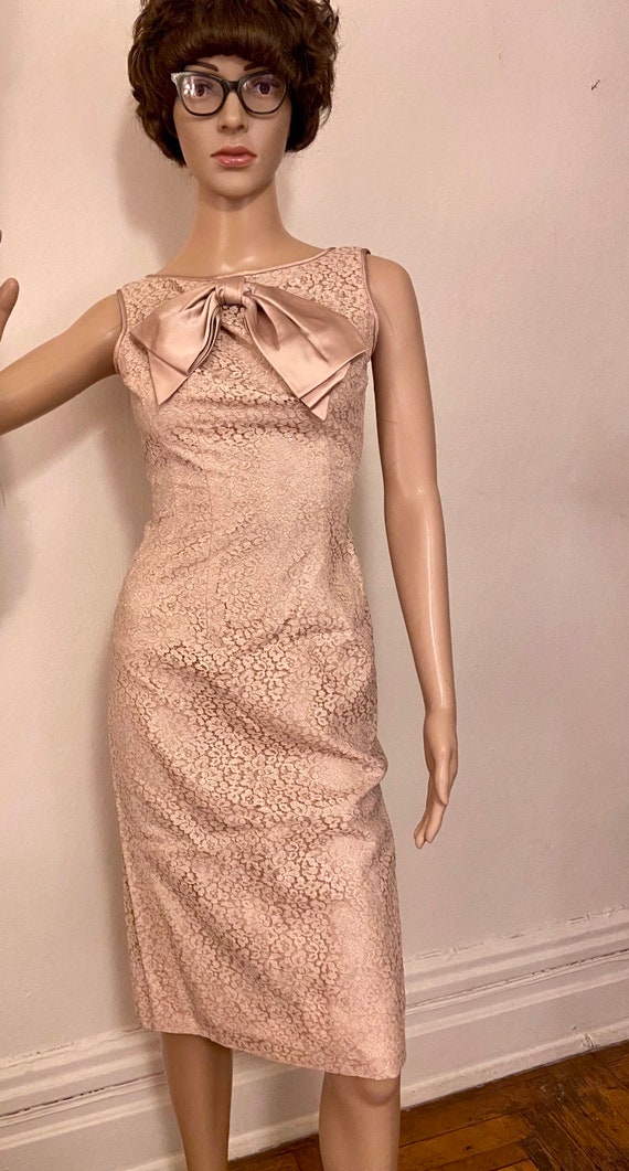 60’s pinky beige lace wiggle cocktail dress - image 2