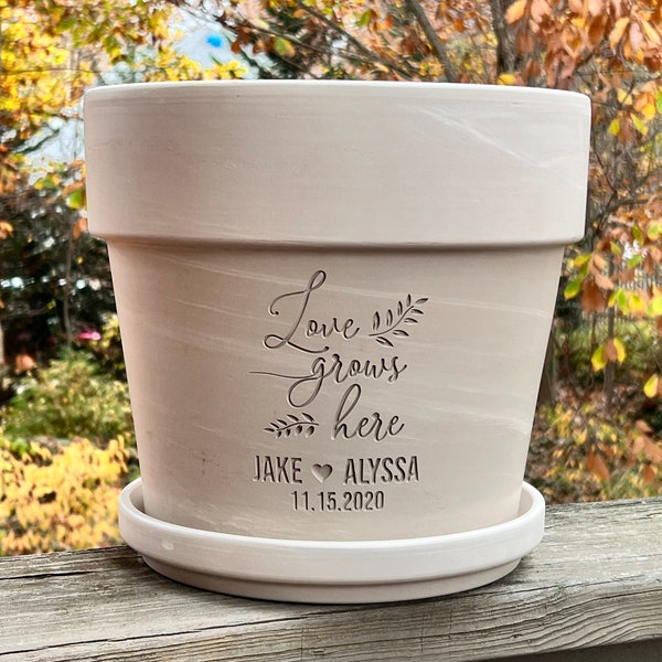 Wedding or Anniversary Gift | Deep Etched Custom Clay Flower Pot | Engraved Flowerpot | Terra cotta Planter | Love Grows Here | Choose Color