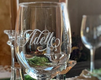 16 or 19 oz Wine Glass Place Setting with script name | Personalized with Name Engraved on each | Set of 2, 4, 6, 8 | Single Glass Available