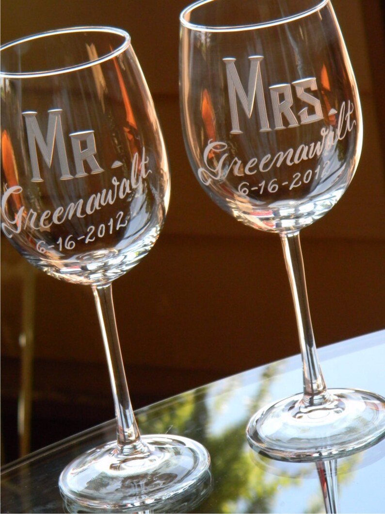 Engraved Personalized Mr & Mrs Wine Glasses Set of 2 | Etsy