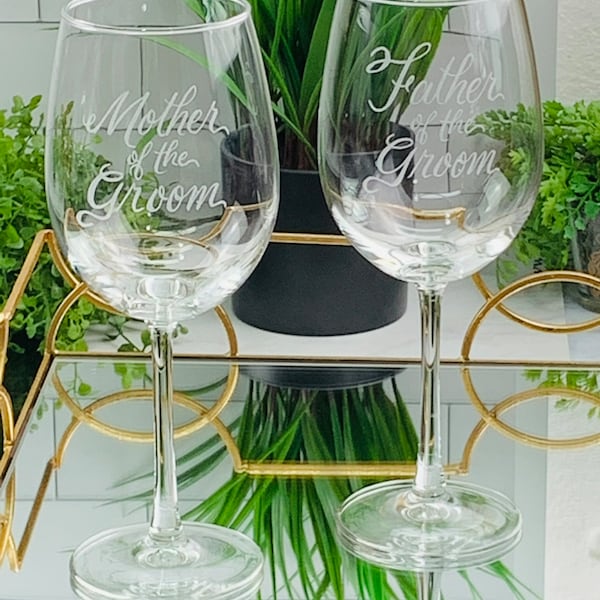 Mother of the Bride and Groom Wine Glasses Personalized with your wedding date, Set of 2