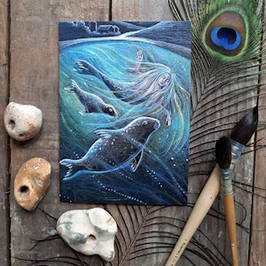 Carte de voeux Selkie of Sules Skerry par Hannah Willow Phoques et jeune fille flottant dans la mer