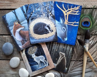 Awaiting the Snow Greetings Card 5 A6-Karten von Hannah Willow mit Hirschen, Bären, Rentieren, Dachse und Füchsen