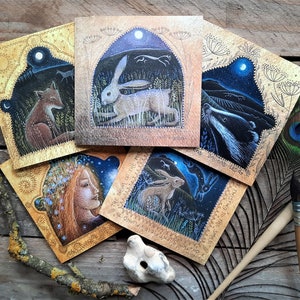Lot de 5 cartes de vœux The Guardian's Crown par Hannah Willow, avec des lièvres, un blaireau et un renard