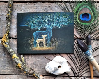 La carte de vœux du cerf des ancêtres par Hannah Willow. Mettant en vedette un cerf spirituel avec faon.