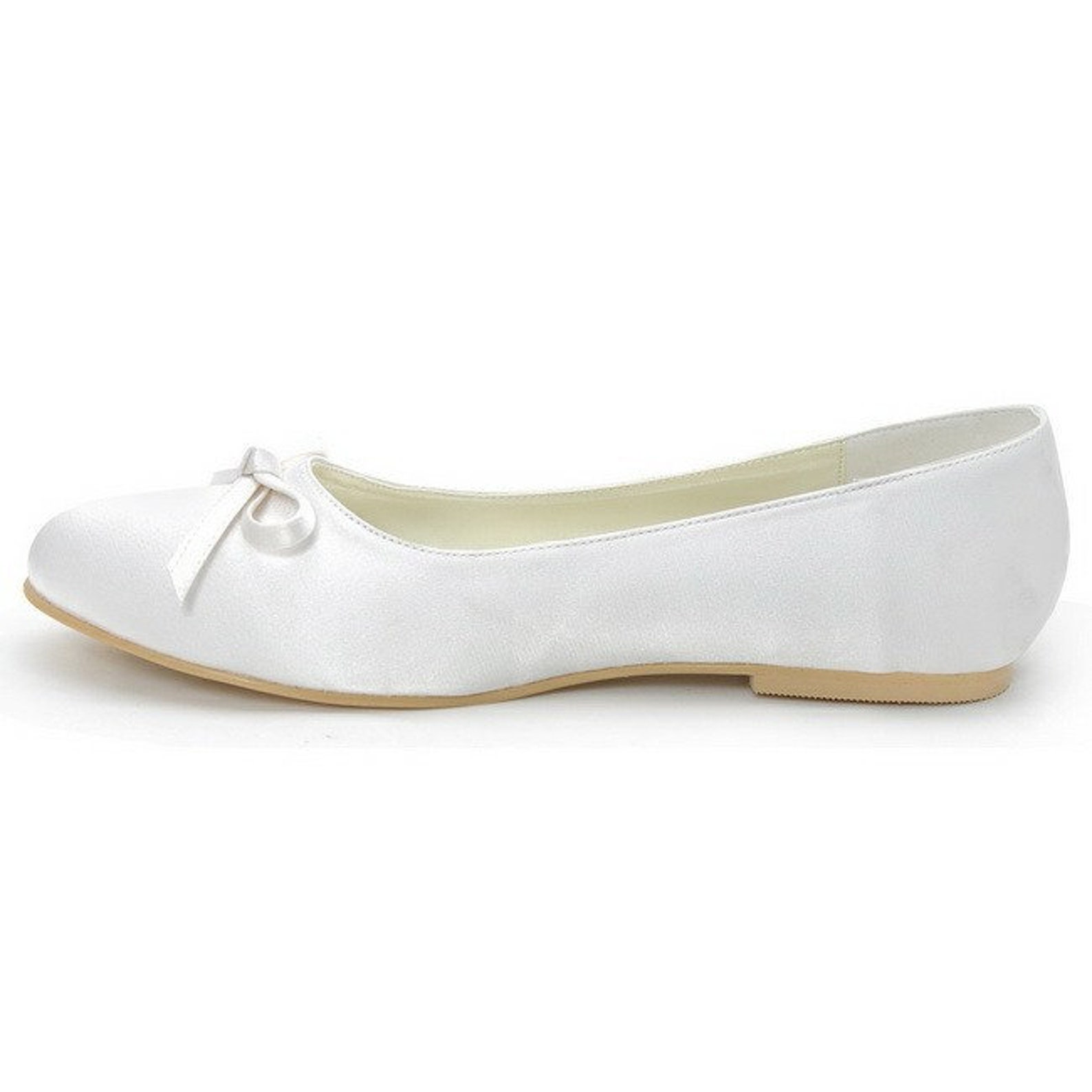 wedding flats, comfortable wedding shoes, ballet flats, small bow, flat heel, bridesmaid shoes, white wedding flats, enclosed to