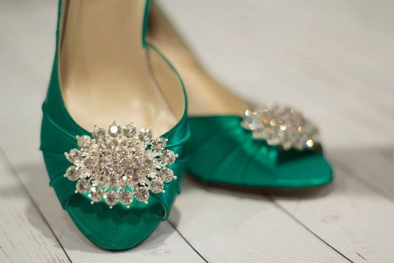 green heels with gold