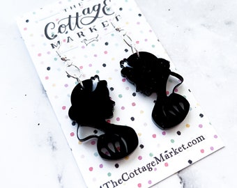 Disney Snow White Silhouette Dangle Earrings - 1.25 inches - Disney Park Style - Lightweight Disney Jewelry, Disney Princess Earrings
