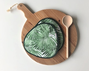 palm leaf potholders - green tropical kitchen potholders - mothersday gift - foodie gift - housewarming gift - fabric potholders