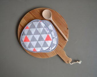 modern kitchen potholders - triangle print cotton fabric trivets - grey hot pads - unique mothersday gift - housewarming gift idea