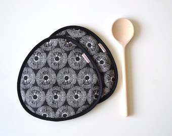 modern kitchen potholders - black potholders - fabric potholders - dandelion print potholders - kitchen gift idea - black kitchen decor