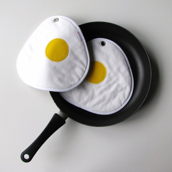 fried eggs pair of potholders made to order