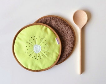 green kiwi kitchen potholders - summer kitchen hot pads - garden fruit potholders - kiwi slice trivets