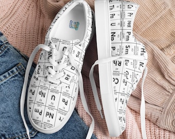 Witte canvas schoenen periodiek systeem | Chemiecadeau voor heren | Cadeau leraar natuurkunde | Chemische Kim