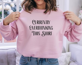 Momenteel te veel nadenken over deze png, grappig shirtontwerp geestelijke gezondheid, citaat angsthumor, retro minimalistisch tekstontwerp