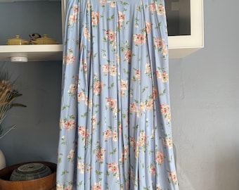 Saia plissada floral vintage Laura Ashley azul claro com flores rosa estilo cottagecore tamanho 14