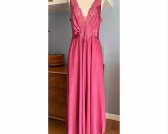 Vintage Olga 2XL Pink Lace Nightgown Long Slip Dress Maxi Full Sweep Lingerie 93280
