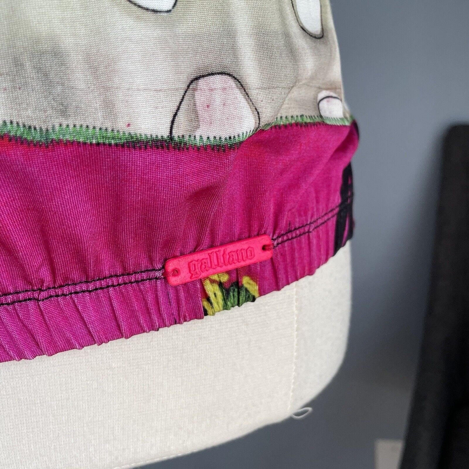 ジョンガリアーノ タンクトップ ジョンガリアーノ タンクトップ 2025年最新】JOHN GALLIANO