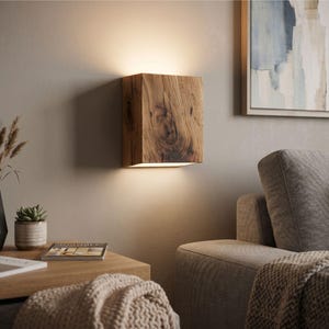 Fyrkantig trävägglampa, rustik trälampa, bränt trälampa, mysig stämningsbelysning, handgjord minimalistisk väggarmatur
