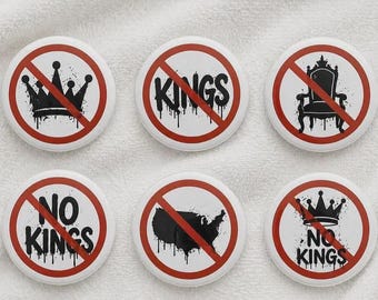 Zestaw przypinek „Anti Trump No Kings” | Kolekcja odznak protestu politycznego | Przypinki „Resist Anti MAGA” – prezent dla Demokratów
