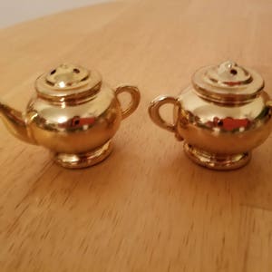 Vintage Teapots Salt and Pepper Shakers image 5