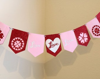 Glittery Red and Pink Love Hearts Banner