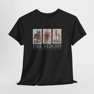 -shirt de carte de tarot Fire Reborn | t-shirt graphique à trois cartes | Baguettes magiques et traitement de la douleur | Cadeau de changement d'énergie | T-shirt unisexe sorcière