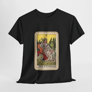 De keizerin tarotkaart T-shirt | Full colour Mystic T-shirt met print | Goddelijk vrouwelijk shirt | Tarotcadeau voor makers | Uniseks occult T-shirt