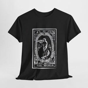 世界のタロットカードTシャツ | 白黒ミスティックTシャツ | スピリチュアルコンプリーションシャツ | 探求者へのタロットギフト | ユニセックスオカルトTシャツ