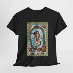 ワールドタロットカードTシャツ | フルカラーミスティックグラフィックTシャツ | スピリチュアルコンプリーションシャツ | 探求者へのタロットギフト | ユニセックスオカルトTシャツ