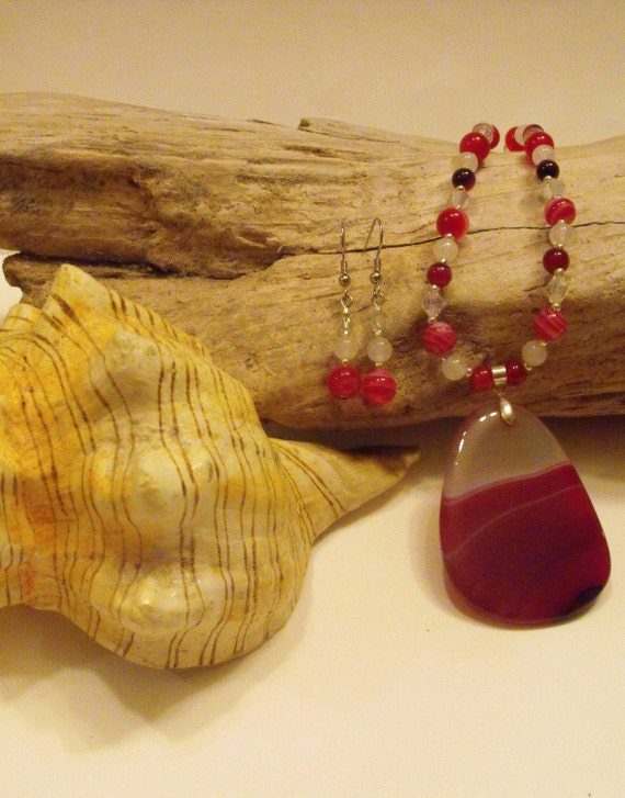 Pink Striped Agate Pendant White Jade Pink Amaranth and Swarovski Crystal Necklace and Earring Set