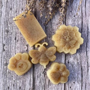 Oatmeal Soap Bar – Gentle Exfoliating & Moisturizing Soap for Soft Skin – Handmade, Vegan, Plastic-Free Skincare