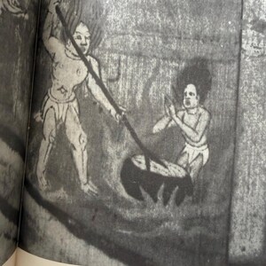 Puede incluir: Ilustraci&oacute;n en blanco y negro que representa a dos figuras. Una figura, empu&ntilde;ando una larga p&eacute;rtiga, se encuentra sobre un caldero. La otra figura, con expresi&oacute;n de sorpresa, est&aacute; arrodillada cerca. La obra de arte parece ser de un antiguo manuscrito o mural.