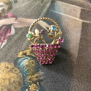 Charming Vintage Figural Basket Brooch Pin Rhinestone Fruit Salad Colors Bright Gold Tone