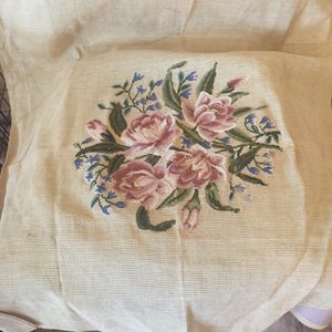 Beautiful Vintage Roses Tapestry Antique Hand Worked Petit Point Chair Cover Fabric Stool Cover Pillow