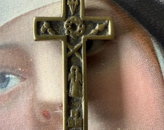 Antique Relic Reliquary Cross Crucifix Unusual Back No Relics Empty Screw Bottom Vintage Religious Vintage Cross