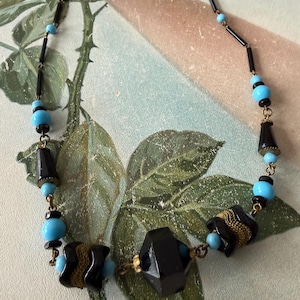 Collier ancien doré et opalines - La brocante de Tif