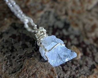 High-quality Celestite sterling silver wire wrapped necklace, crystal pendant, silver jewellery, raw gemstone, unferal HiPPiE.