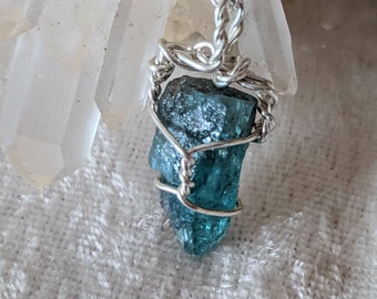 High-quality Blue Apatite sterling silver wire wrapped necklace, crystal pendant, silver jewellery, raw gemstone, unferal HiPPiE.