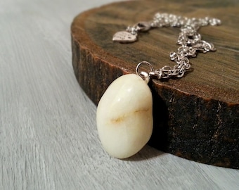 Beach Pebble Pendant Necklace, Mediterranean Beach Stone Necklace, Minimalist White Stone Pendant, Pebble Jewelry