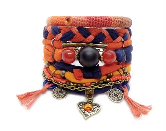 Pulsera boho, conjunto de pulsera boho azul marino naranja, pulsera cornalina, pulsera de ensamblaje, joyería indie de espíritu libre, dijes de moneda de pulsera de corazón