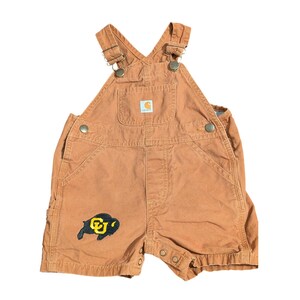 Krótkie spodenki Carhartt dla niemowląt 18 M z recyklingu z haftowaną naszywką CU Buffs z motywem bawołu