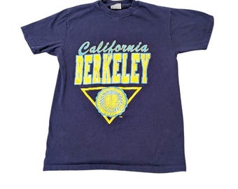 Maglietta vintage Cal Berkeley Hanes Beefy-T blu navy, realizzata negli USA, maglietta grafica da college